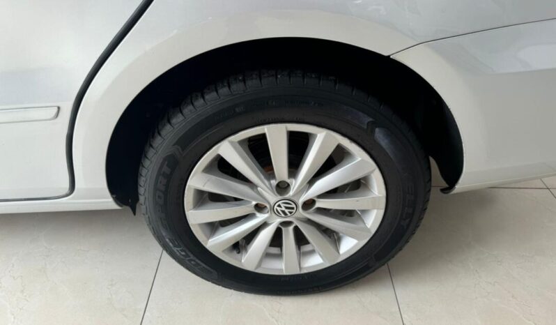 
								Volkswagen Voyage  1.0 Comfortiline full									