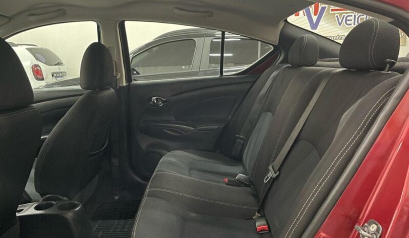 
								Nissan Versa  1.6 SL full									