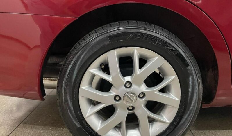 
								Nissan Versa  1.6 SL full									