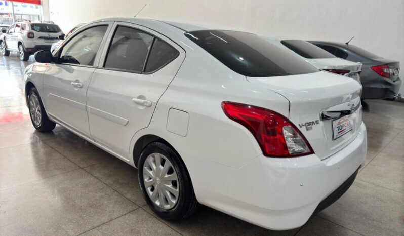 
								Nissan Versa  1.6 V-drive full									