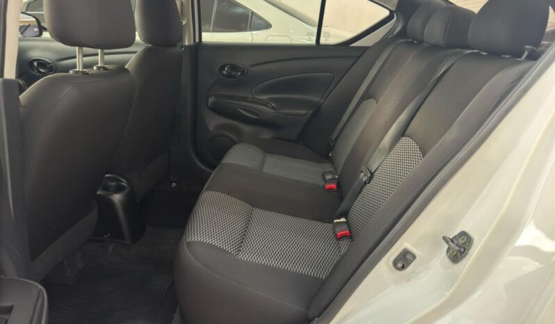 
								Nissan Versa  1.6 V-drive full									