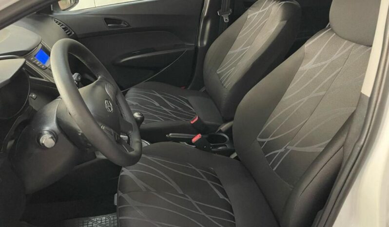 
								Hyundai HB20  1.0 Unique full									