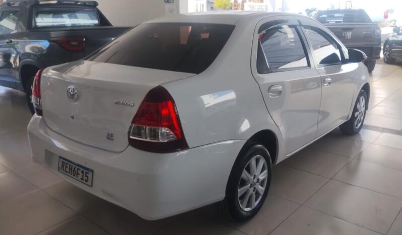 
								Toyota Etios  1.5 X Plus full									