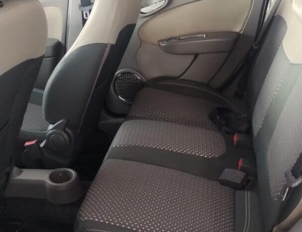 
								Fiat Grand Siena  1.6 Essence full									