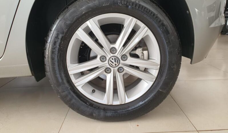 
								Volkswagen Polo  1.0 Confortline full									