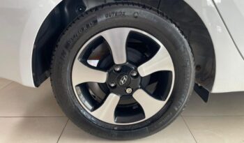 
									Hyundai HB20S  1.6 Impress full								