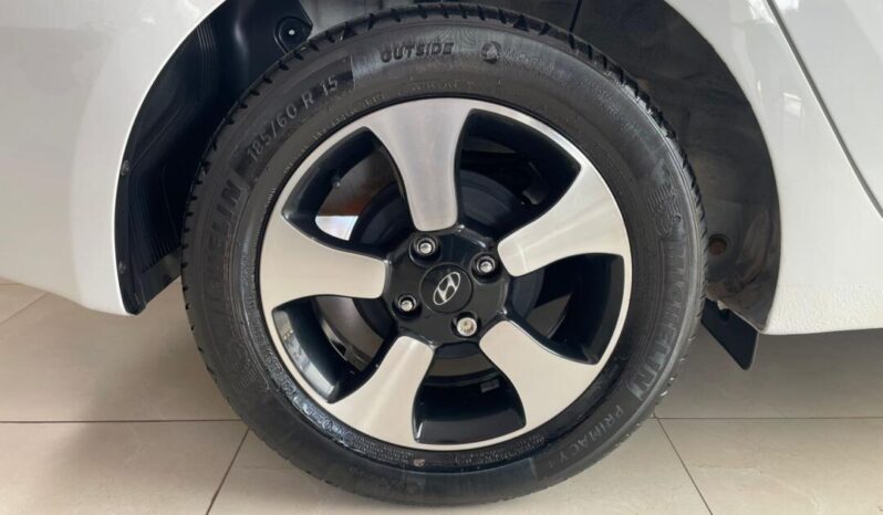 
								Hyundai HB20S  1.6 Impress full									