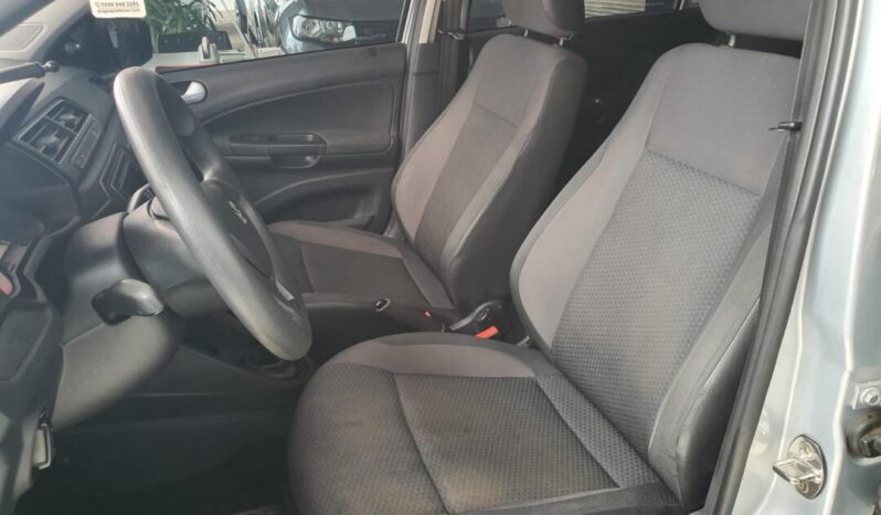 
								Volkswagen Voyage  1.6 Trend full									