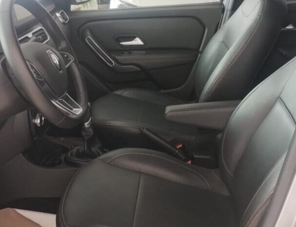 
								Renault Duster Oroch  1.3 Outisid full									