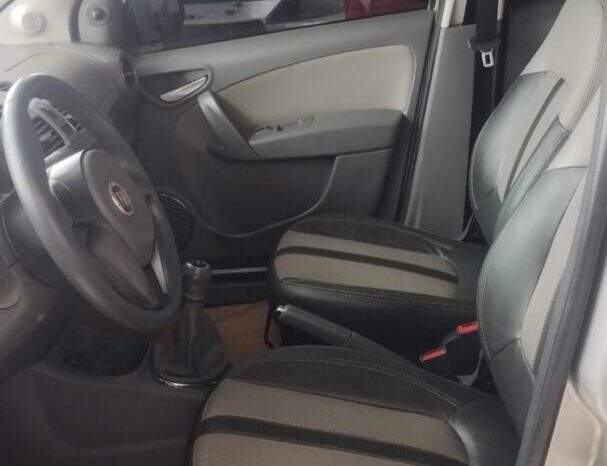 
								Fiat Grand Siena  1.6 Essence full									