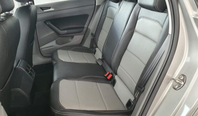 
								Volkswagen Polo  1.0 Confortline full									