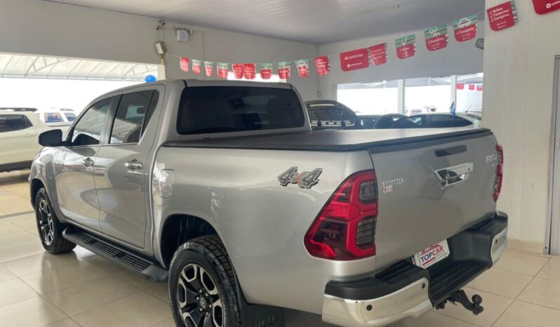 
								Toyota Hilux  2.8 SRX 4X4 full									