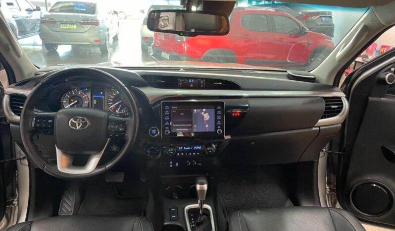 
								Toyota Hilux  2.8 SRX 4X4 full									