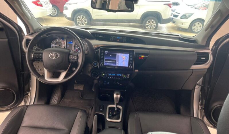 
								Toyota Hilux  2.8 SRX 4X4 full									
