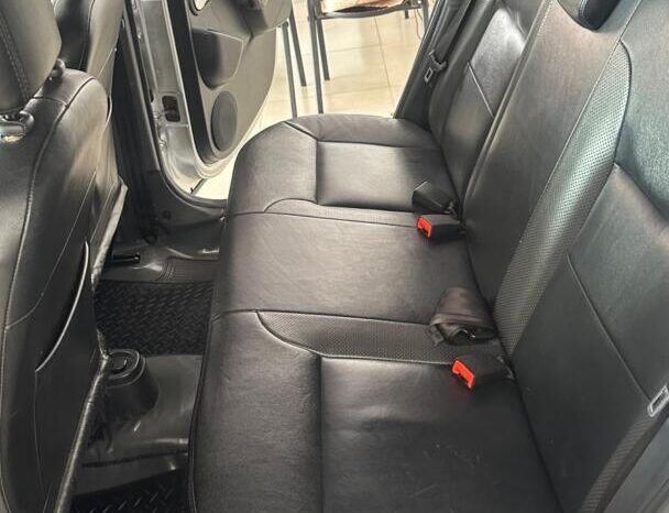 
								Renault Duster  2.0 Dinamic AT4 full									