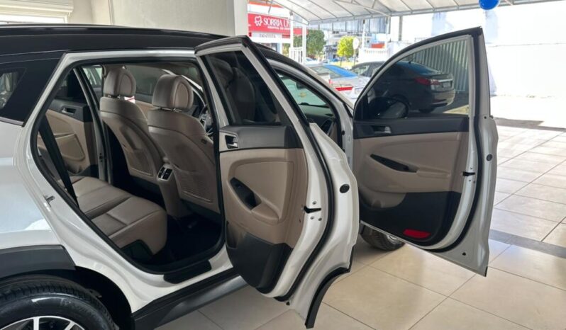 
								Hyundai Tucson  1.6 Turbo full									