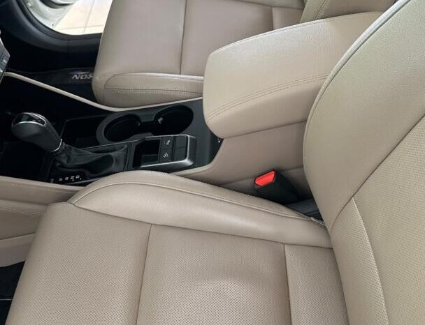 
								Hyundai Tucson  1.6 Turbo full									