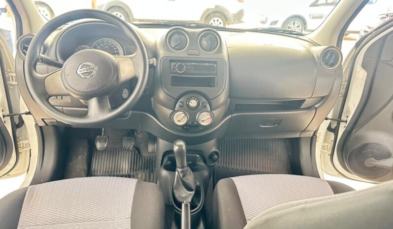 
								Nissan March  1.0 full									