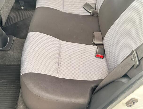 
								Nissan March  1.0 full									