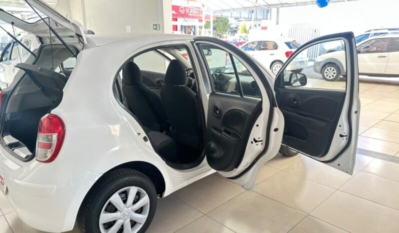 
								Nissan March  1.0 full									