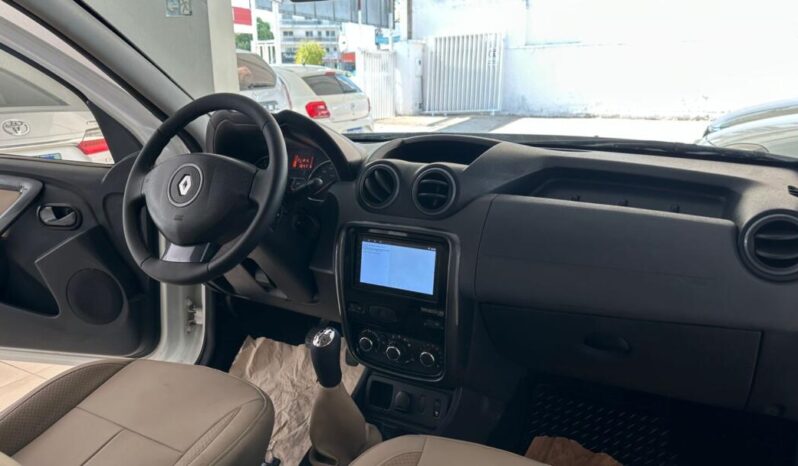 
								Renault Duster  1.6 full									