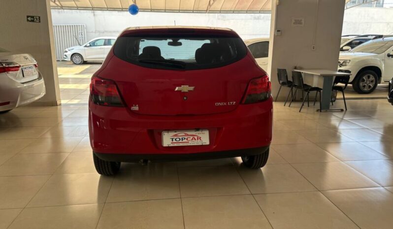 
								Chevrolet Onix  1.4 full									