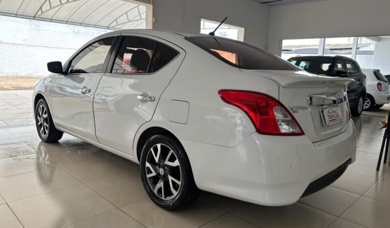 
								Nissan Versa  1.6 Unique full									