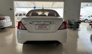 
									Nissan Versa  1.6 Unique full								