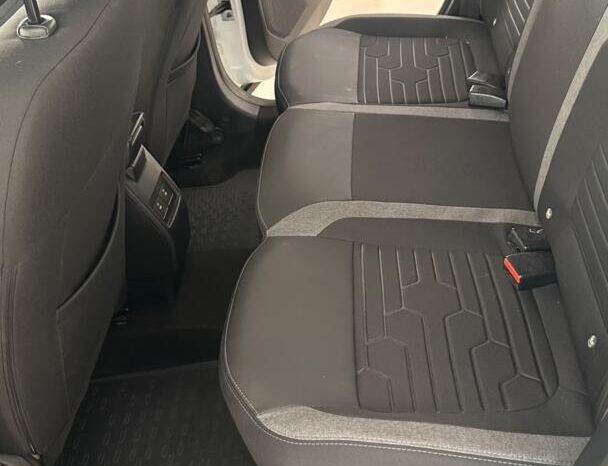 
								Renault Duster  1.6 Intense full									